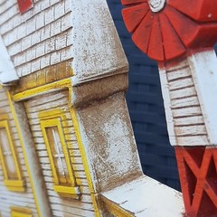 Vintage 1975 HOMCO Plastic Wall Plaques Red Barn And Farmhouse Kitchen Wall Art
