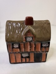 RAREMudlen End Studio Felsham Suffolk Pottery Miniature Thatched Cottage RED #4R
