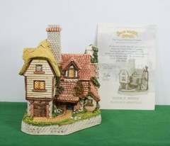 David Winter Collectors Guild Plough Farmstead In original box with a COA.