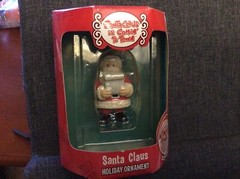 RANKIN-BASS SANTA CLAUS IS COMIN’ COMING TO TOWN SANTA CLAUS ORNAMENT, ENESCO