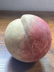 VINTAGE ALABASTER STONE FRUIT PEACH Nice Colors Veins Heavy Early