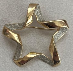 Gold Brooch Jewelry Gold Tone Decorative Pin Used
