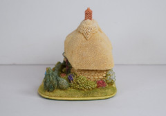 Lilliput Lane Teddy Bear Cottage Mint in its original box with a deed. L2844