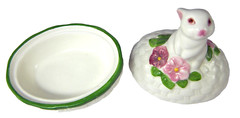 Trinket Box Bunny Rabbit on Egg Basket by Avon Hand Painted in Brazil Weiss 1982
