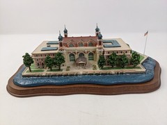RARE Danbury Mint NYC Ellis Island New York City Replica Original Box & Papers