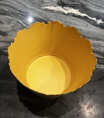 Vintage French Toile Chinoiserie Metal Tole Painted Cache Pot Scalloped Edge 4”