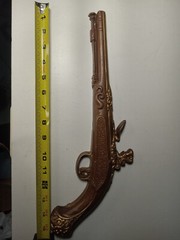 Pair of Vintage Sexton Flintlock Pistols Metal Wall Art Decor