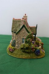 Lilliput Lane Cottages The Bobbins Mint in original box with deed. L2178