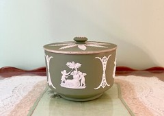 Gorgeous Uncommon Wedgwood Sage Green Covered Box. Edwardian Era 1891-1908.