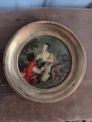 Round Wood Framed Romantic Wall Art Gold Tone Multicolor Decorative Plaque