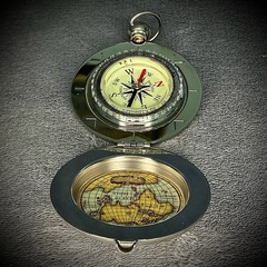 Dalvey – Pocket Compass – World Map – Stainless Steel – 1993 – Made In Scotland