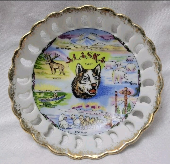 Vintage Unbranded Collectible Alaska Trinket Dish 4.5″ Across Top