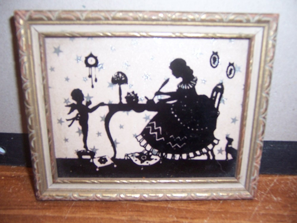 VINTAGE UNBRANDED REVERSE SILOUETTE WOOD FRAMED WALL HANGING