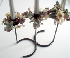 ONE CANDLESTICK + THREE CANDLES ***** UN CHANDELIER + TROIS CHANDELLES