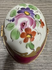 Limoges France White & Gold Floral Bouquet Design Porcelain Egg Trinket Box 3 In