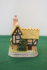 David Winter The Chaiderlery. In excellent condition, in box.