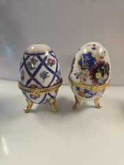 4in Unbranded Handcraft Egg-Shaped Porcelain Footed Floral Trinket Box Set Of 2
