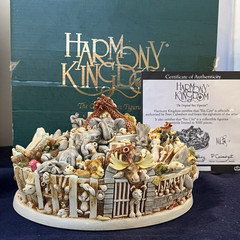Harmony Kingdom ~ SIN CITY ~ UK Made ~ NIB ~Signed ~ #980 ~ Retail $600 ~ COA