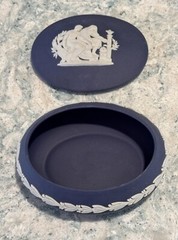 Vintage Wedgwood Dark Blue & Ivory Jasperware 3.5″ Round Dresser Trinket Box