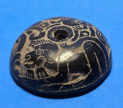 PRE-COLUMBIAN MIXTEC DECORATED CERAMIC SPINDLE WHORL WITH ZOOMORPHIC MOTIF