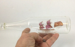 VTG Mayflower Glass With Small Ship Inside A Bottle Britain 8″