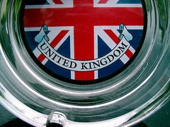 UNITED KINGDOM WITH FLAG DESIGN LOGO CLEAR GLASS ASHTRAY SOUVENIR