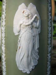 WEDGWOOD RARE TEA CADDY GREEN DIP JASPER AND WHITE RELIEFS OF ZEPHYRS AND GARLAN