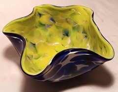 KIWI GREEN seattle studio art glass bowl vtg melissa misoda blue sculpture nut