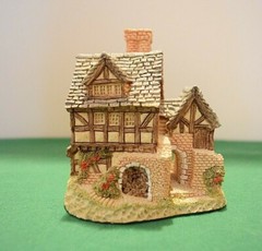 David Winter The Bake House. In excellent condition, boxed.