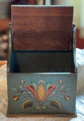 VINTAGE HAND CRAFTED NORWEIGEN ROSEMALING PAINTED WALL BOX, LATE 19TH C, EUC