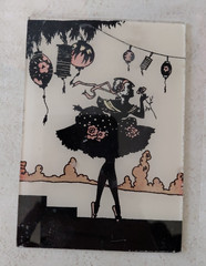 VINTAGE RELIANCE BLACK/GOLD FOIL SILHOUETTE GLASS PICTURE Unframed 1e