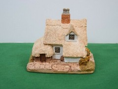 Lilliput Lane Clare Cottage Version 1. Mint in box with a deed.