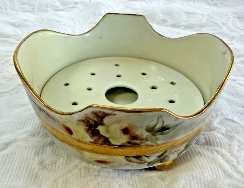 Vtg T & V Limoges France Footed Butter &Cheese Bowl Handpainted Roses Gold Gild