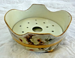 Vtg T & V Limoges France Footed Butter &Cheese Bowl Handpainted Roses Gold Gild