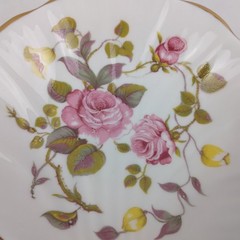 Royal Tara Ireland Roses Floral Seashell Shaped Trinket Dish Fine Bone China