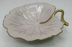 VTG Sue Thomas Leaf Shaped Trinket Dish Gold Accents 6″