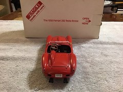 Danbury Mint 1958 FERRARI 250 TESTA ROSSA 1:24 Precision Metal Diecast