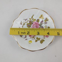 Royal Tara Ireland Roses Floral Seashell Shaped Trinket Dish Fine Bone China