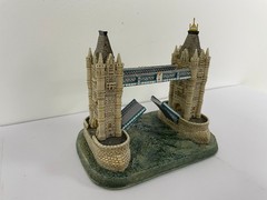 Lilliput Lane Tower Bridge from Britain’s Heritage Collection (Imperfect)