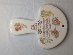 Mushroom Ceramic Wall Decor/Spoon rest Avon Hand-Painted 1980 Mushroom Shrooms