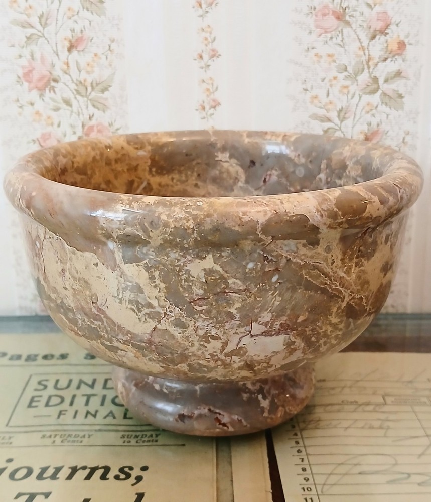 Genuine Vintage Sahara Beige Swirled Marble Footed Bowl – 5.5″ Dia & 3.5″ Tall