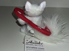 Annalee 3 in “Kitty Love” White Cat Felt Heart Artist Doll Valentine’s Day New