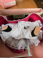 Madame Alexander Switzerland Doll 1988 Vintage #518 Decorated Stand, Tag, Box