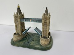 Lilliput Lane Tower Bridge from Britain’s Heritage Collection (Imperfect)
