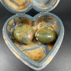 Vintage Hand Made Carved Jasper Heavy Stone Marble Heart Trinket Holder W Hearts