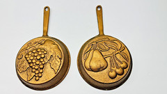 Vintage Set Of 2 Copper Colored Cast Aluminum Wall Hanging Pans 10″