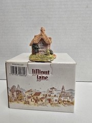 Lilliput Lane Collectible Cottages Sweet Pea Cot. In original box.