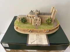 Lilliput Lane “Westminster Abbey” Britain’s Heritage – Code L2285 (2000) – Boxed