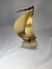 VTG John Demott Signed Mid Century Brass Sailboat Sculpture Onyx Quartz Base 8″