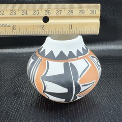 Mary T Jijola Hand Made Pottery Bud Vase Vessel Isleta Pueblo Artist Signed Vase